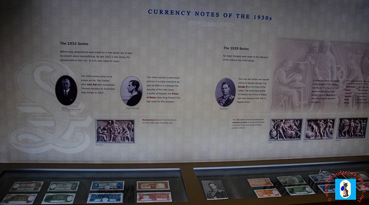 A brief historical description can be read about the displayed notes.